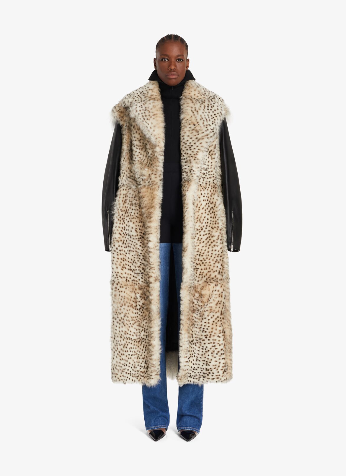 Maxi Coat in lambskin and fur
 ALAÏA  MAXI COAT IN LAMBSKIN AND FUR